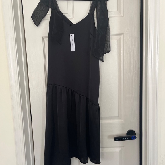 Topshop Organza tie sleeveless midi dress in black - Picture 3 of 5
